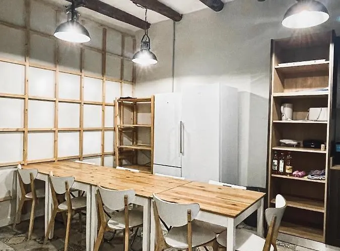 Az The Old Town - Coliving Hotell