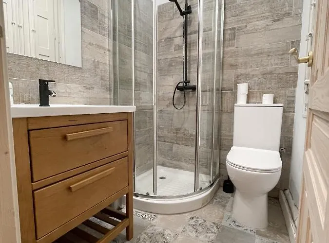 Az The Old Town - Coliving Hotell *