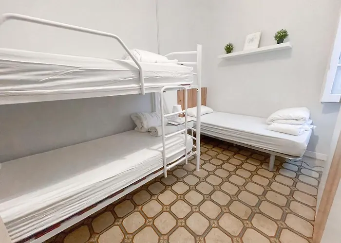 Az The Old Town - Coliving Hotell *